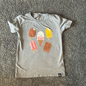 Whistle and Flute t-shirt size 7/8